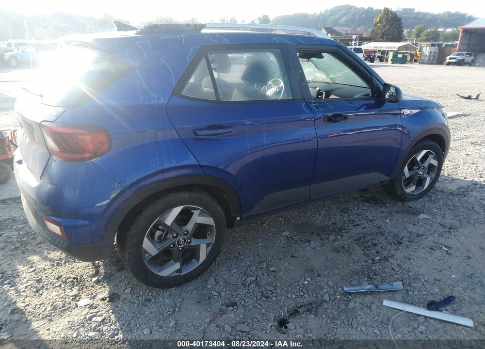 2022 HYUNDAI VENUE SEL VIN: KMHRC8A37NU161513