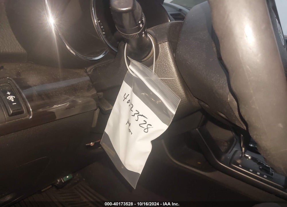 2013 KIA SORENTO LX VIN: 5XYKT4A61DG352823