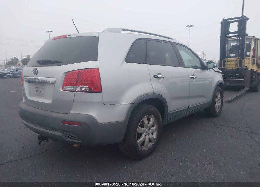 2013 KIA SORENTO LX VIN: 5XYKT4A61DG352823