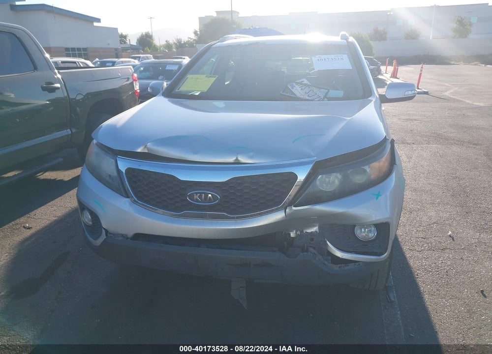 2013 KIA SORENTO LX VIN: 5XYKT4A61DG352823