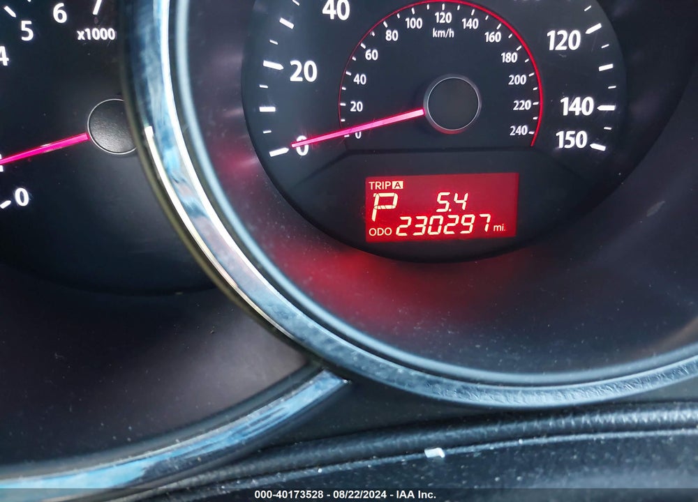2013 KIA SORENTO LX VIN: 5XYKT4A61DG352823