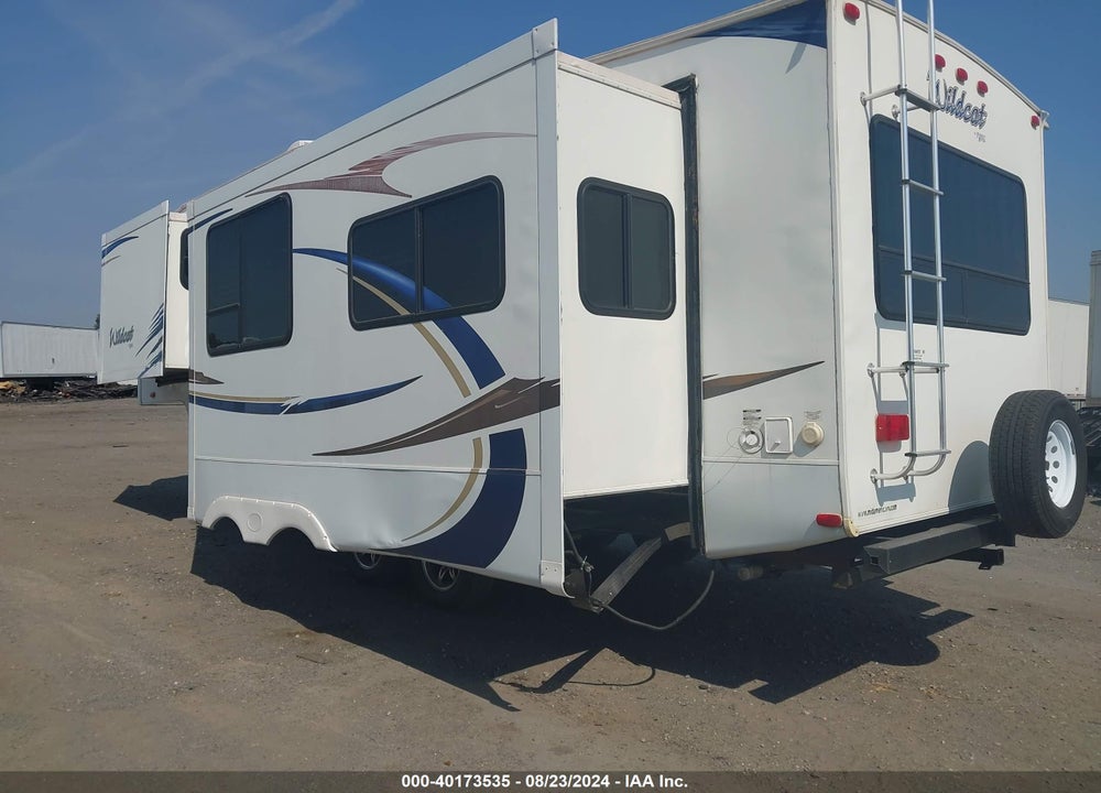 2011 FOREST RIV WILDCAT VIN: 4X4FWCD26BV024082