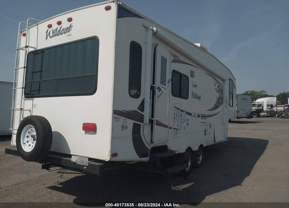 2011 FOREST RIV WILDCAT VIN: 4X4FWCD26BV024082