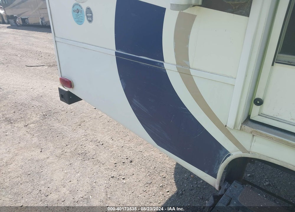2011 FOREST RIV WILDCAT VIN: 4X4FWCD26BV024082