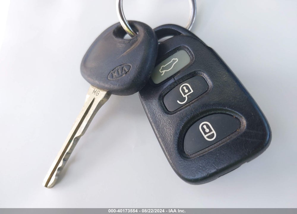 2008 KIA OPTIMA LX V6 VIN: KNAGE124385222176