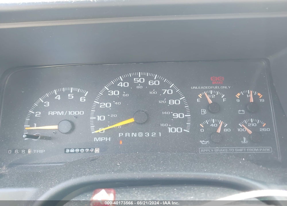 1999 CHEVROLET TAHOE LS VIN: 1GNEK13R2XJ367476