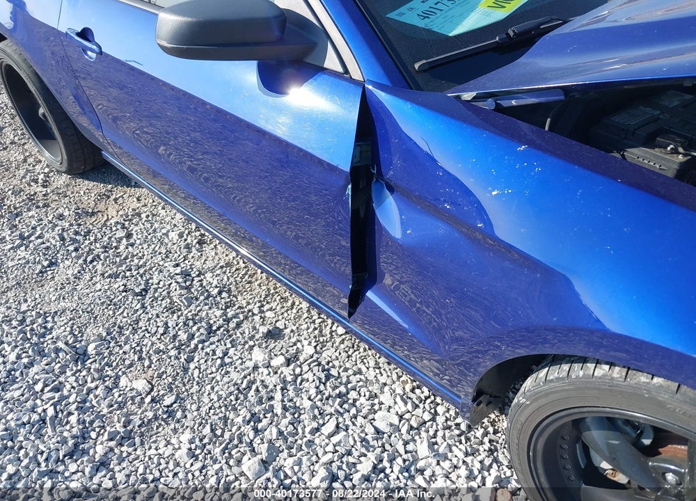 2014 FORD MUSTANG V6 VIN: 1ZVBP8AM3E5329884