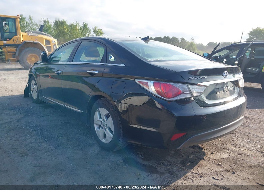 2012 HYUNDAI SONATA HYBRID VIN: KMHEC4A4XCA020837