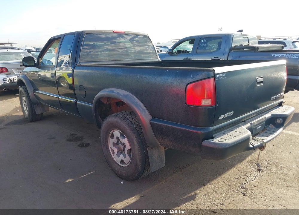 1998 CHEVROLET S-10 LS VIN: 1GCCT19W2W8139574
