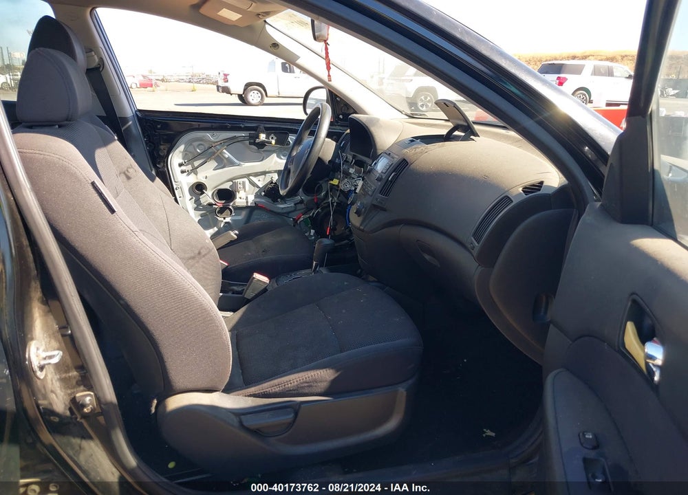 2011 HYUNDAI ELANTRA TOURING GLS VIN: KMHDC8AE8BU110836