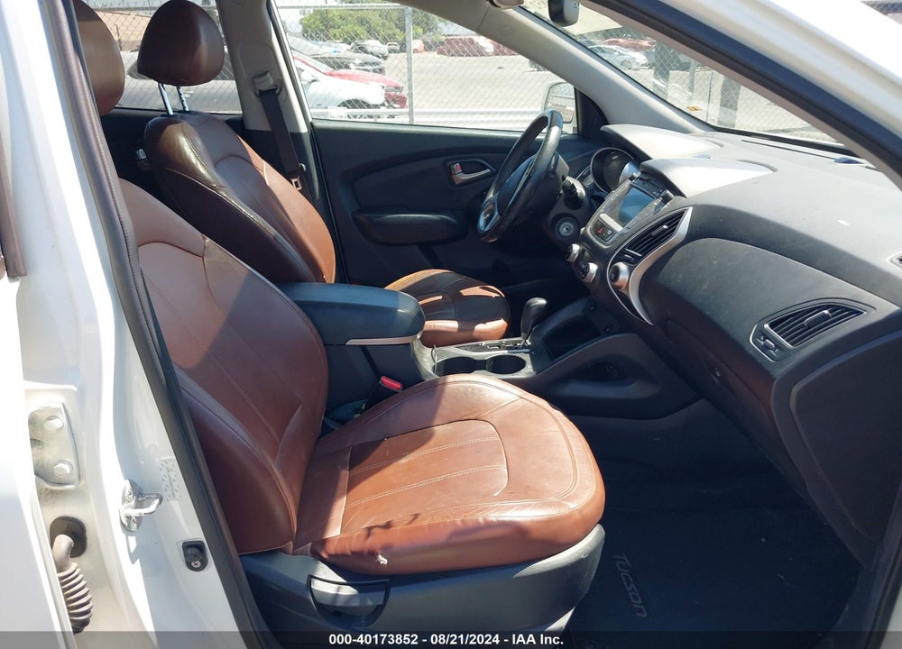 2011 HYUNDAI TUCSON LIMITED VIN: KM8JU3AC8BU140887
