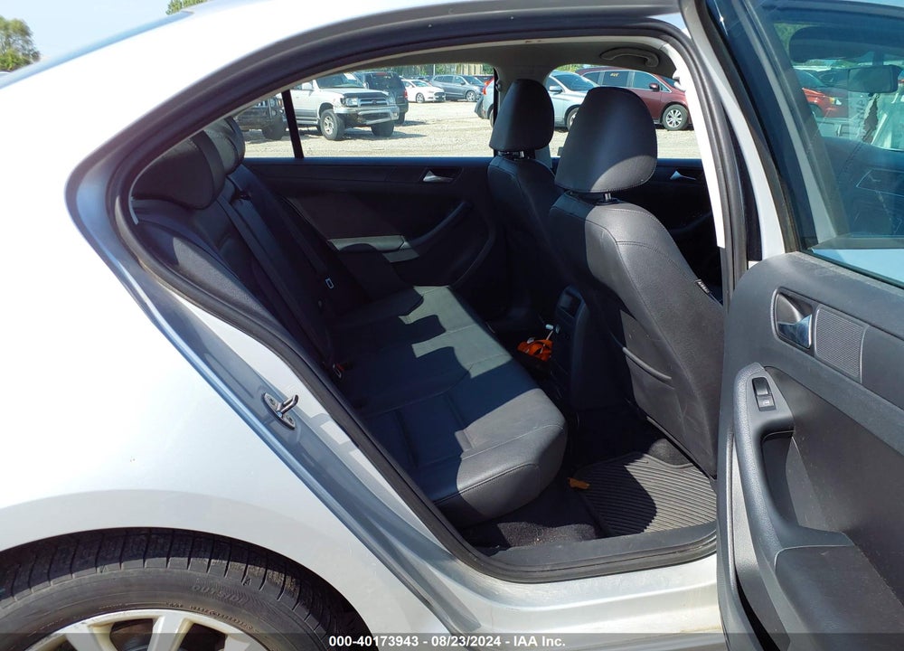 2012 VOLKSWAGEN JETTA 2.5L SE VIN: 3VWDP7AJ0CM383482