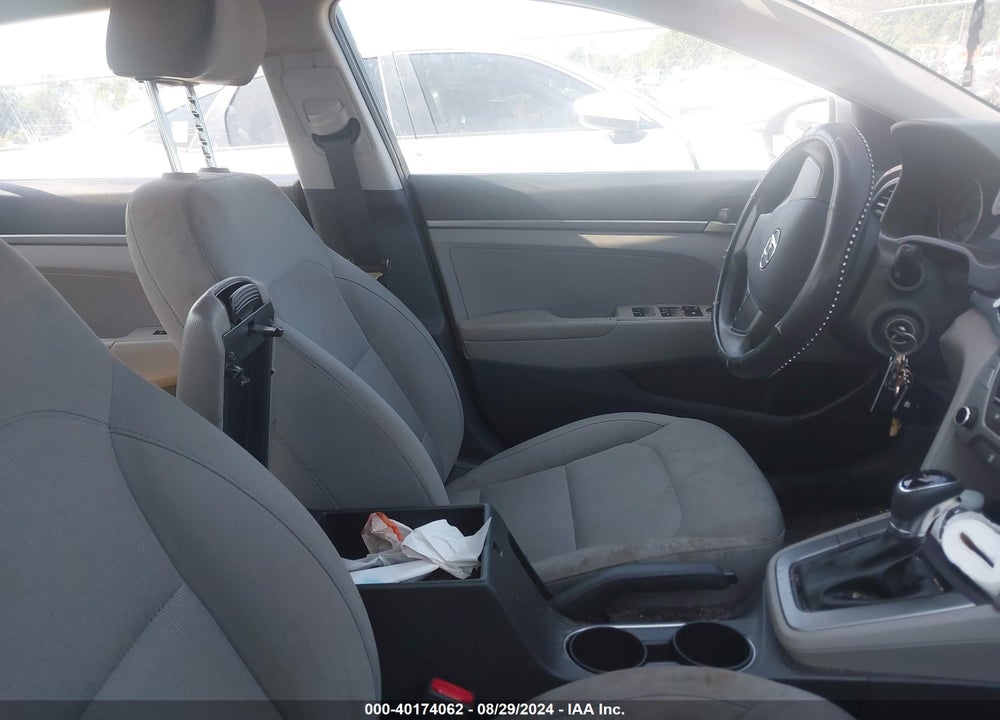 2017 HYUNDAI ELANTRA SE VIN: KMHD74LF4HU117746