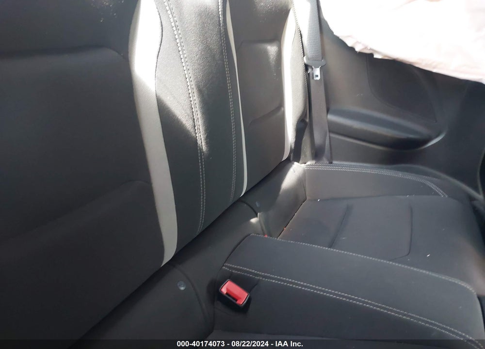 2018 CHEVROLET CAMARO 1LT VIN: 1G1FB1RS4J0191656