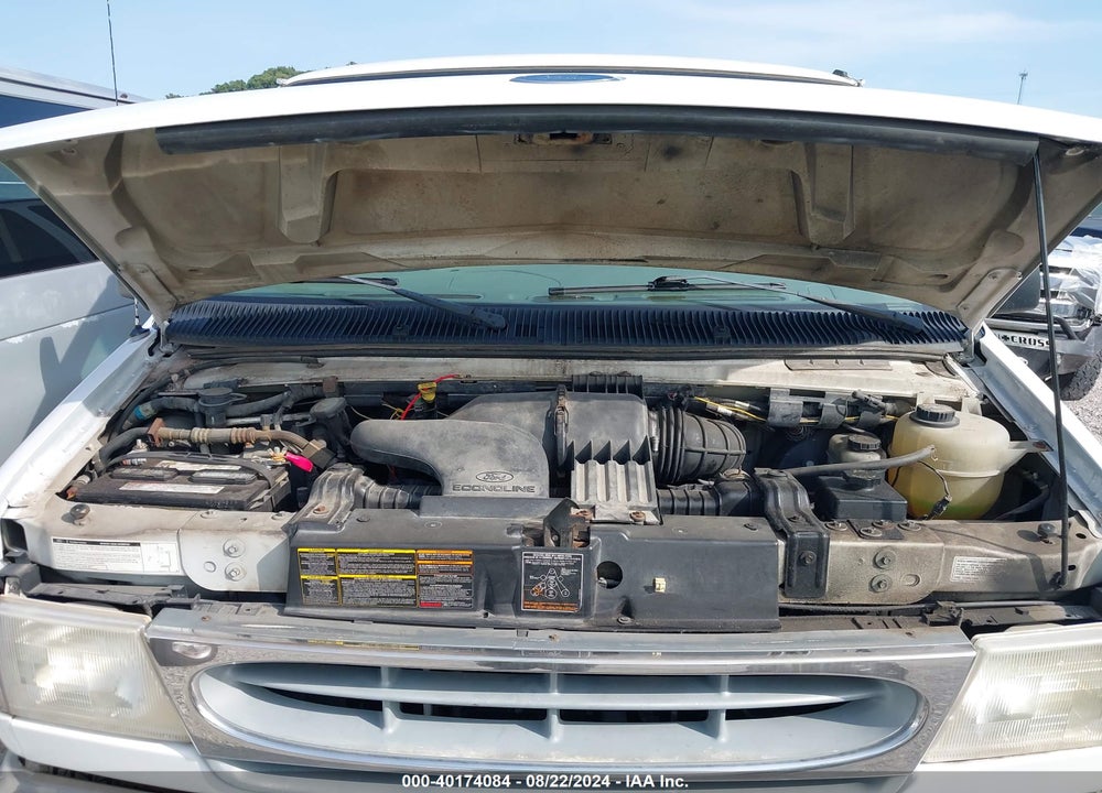 2000 FORD E-350 SUPER DUTY XL/XLT VIN: 1FBNE31L4YHB83096
