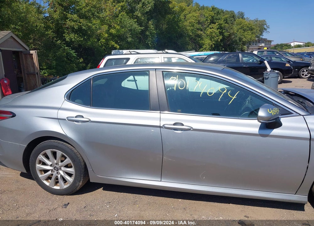 2018 TOYOTA CAMRY LE VIN: 4T1B11HK4JU534285