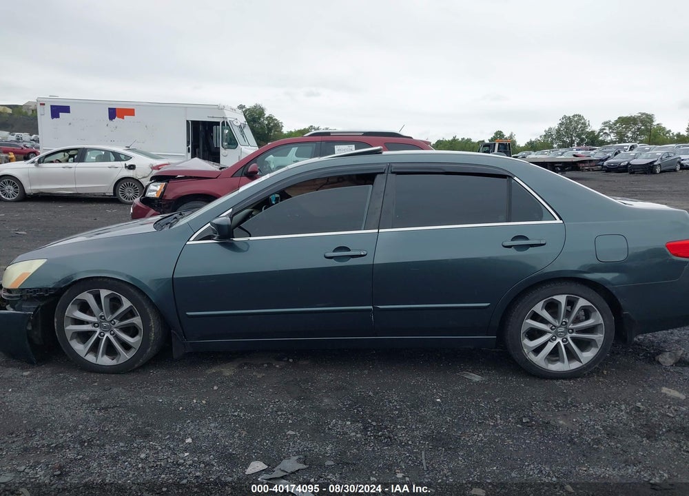 2005 HONDA ACCORD 2.4 EX VIN: 1HGCM56705A130611
