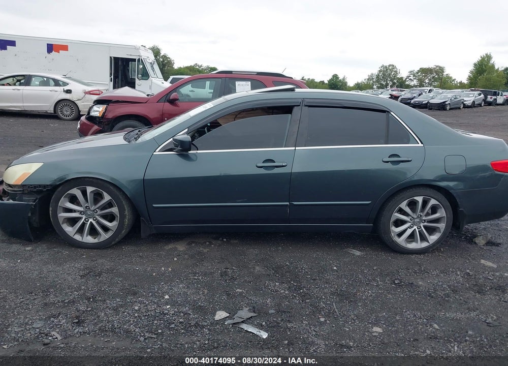 2005 HONDA ACCORD 2.4 EX VIN: 1HGCM56705A130611