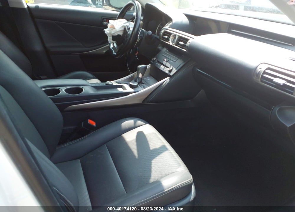 2016 LEXUS IS 300 VIN: JTHCM1D28G5014002