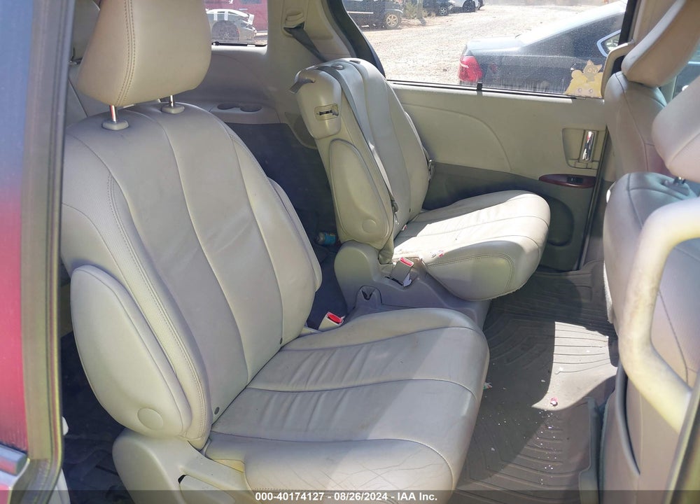 2014 TOYOTA SIENNA XLE V6 8 PASSENGER VIN: 5TDYK3DC7ES432009