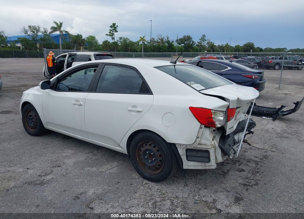 2010 KIA FORTE EX VIN: KNAFU4A22A5836173