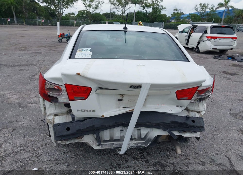 2010 KIA FORTE EX VIN: KNAFU4A22A5836173