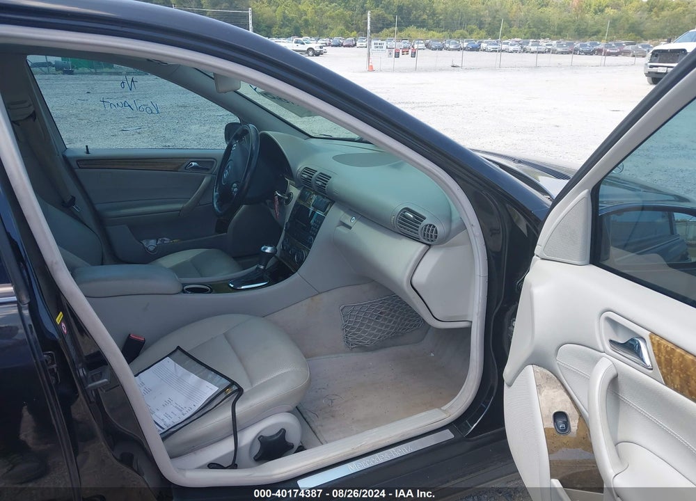 2007 MERCEDES-BENZ C 230 SPORT VIN: WDBRF52H37E027565