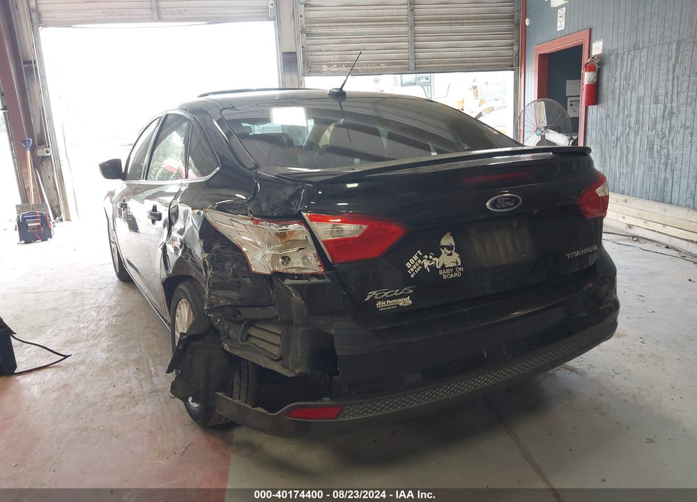 2014 FORD FOCUS TITANIUM VIN: 1FADP3J21EL243259