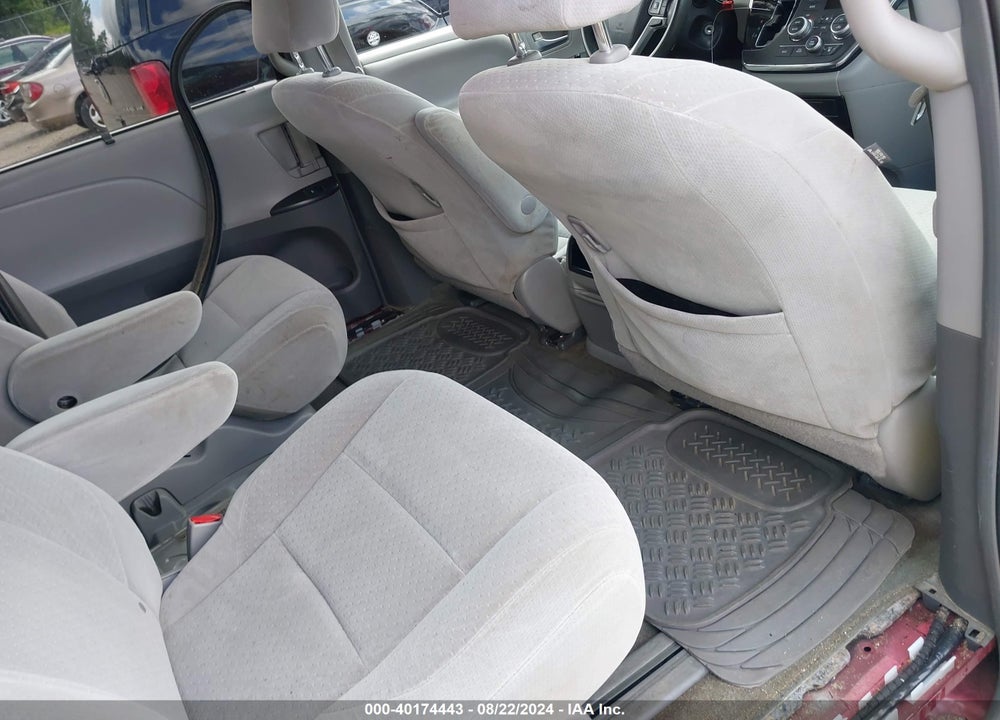 2015 TOYOTA SIENNA LE 8 PASSENGER VIN: 5TDKK3DC1FS552914