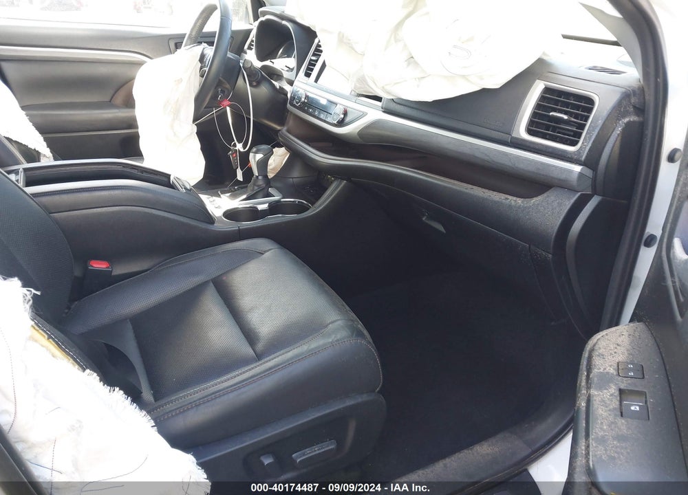 2019 TOYOTA HIGHLANDER LIMITED VIN: 5TDYZRFH5KS298877