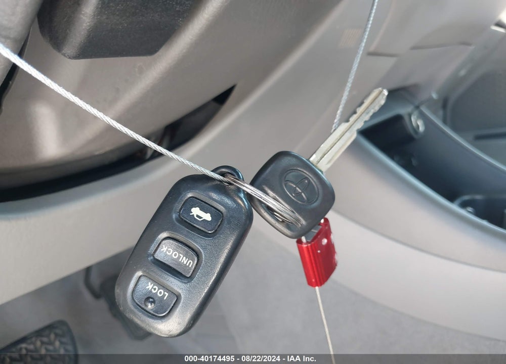 2003 TOYOTA CAMRY LE VIN: 4T1BE32K73U757609