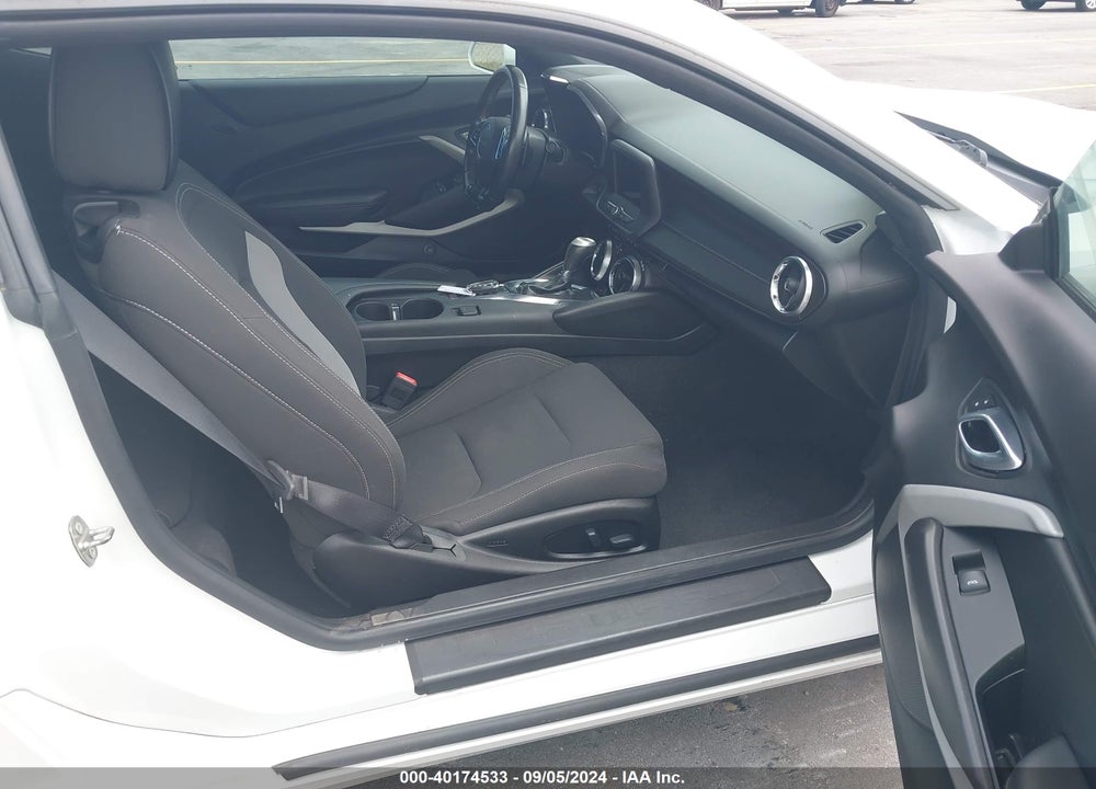 2019 CHEVROLET CAMARO 1LT VIN: 1G1FB1RX0K0137381