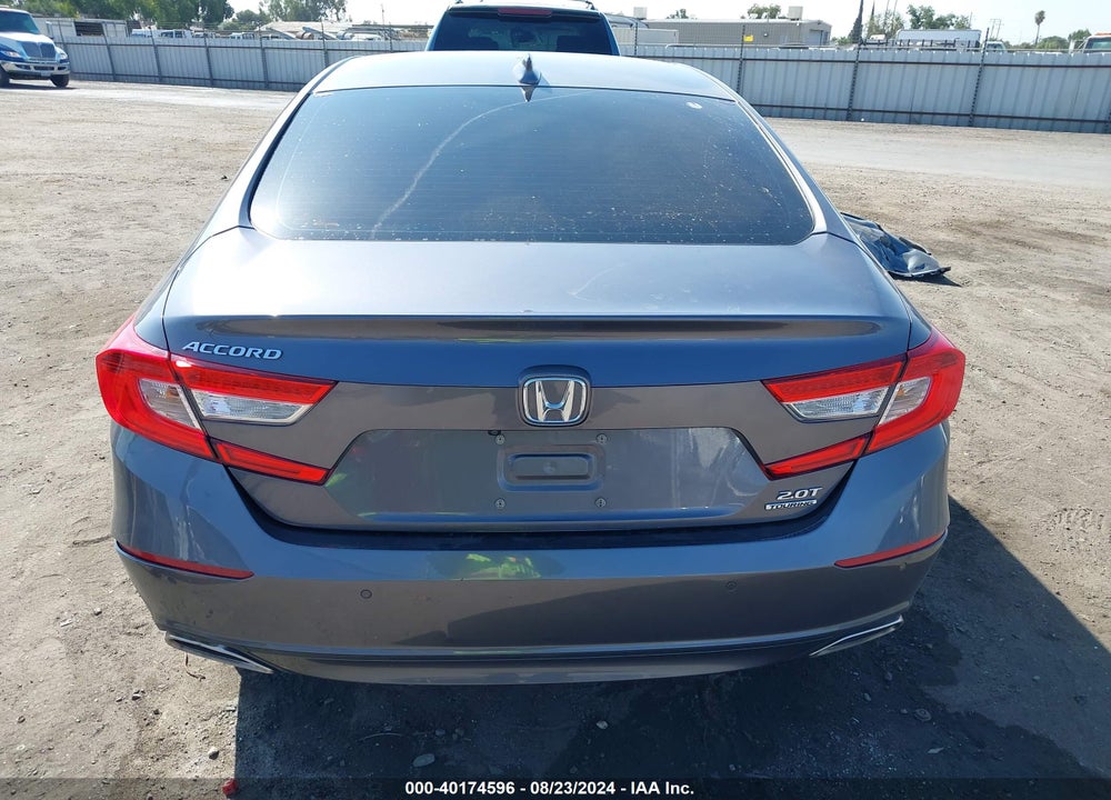 2018 HONDA ACCORD TOURING 2.0T VIN: 1HGCV2F99JA019000