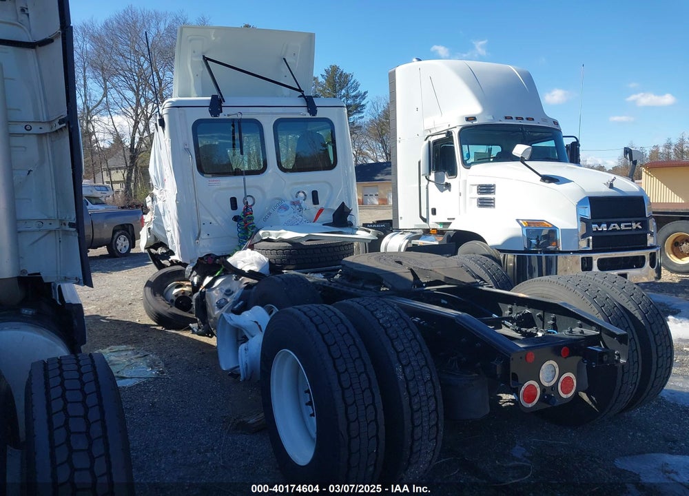 2025 FREIGHTLINER CASCADIA 126 VIN: 3AKJHLDV1SSVT9181