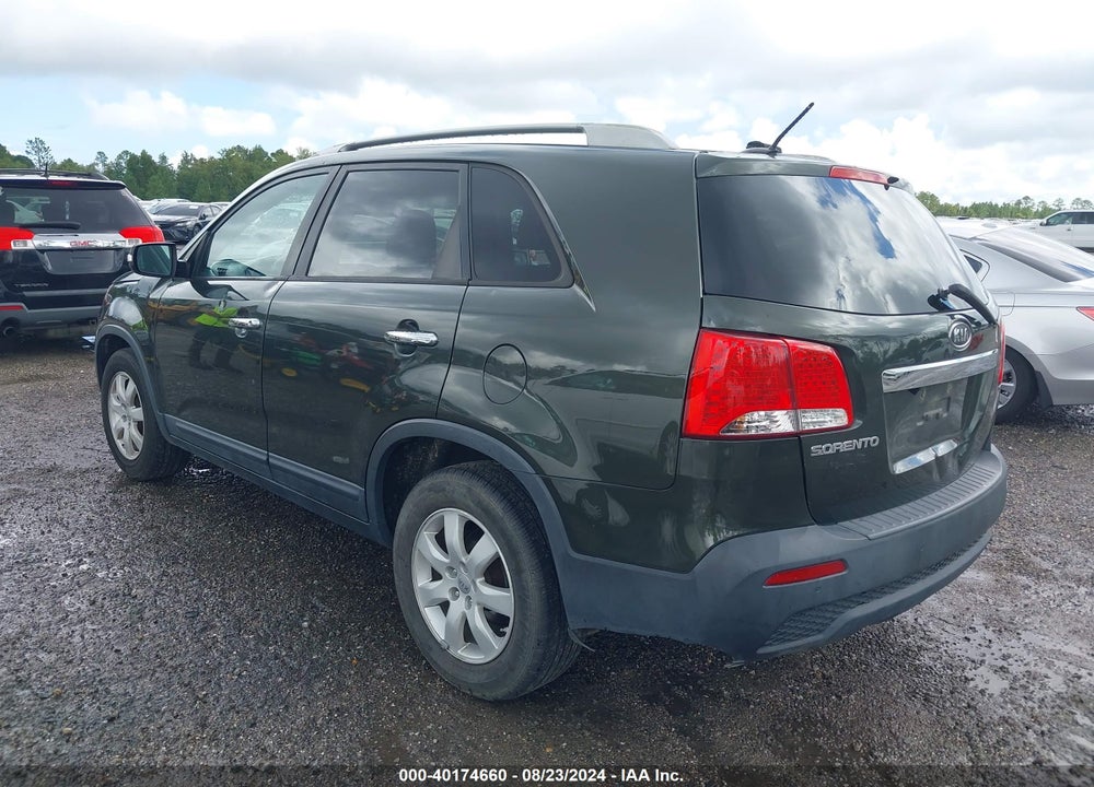 2013 KIA SORENTO LX VIN: 5XYKT3A68DG332188