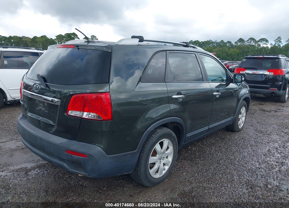 2013 KIA SORENTO LX VIN: 5XYKT3A68DG332188