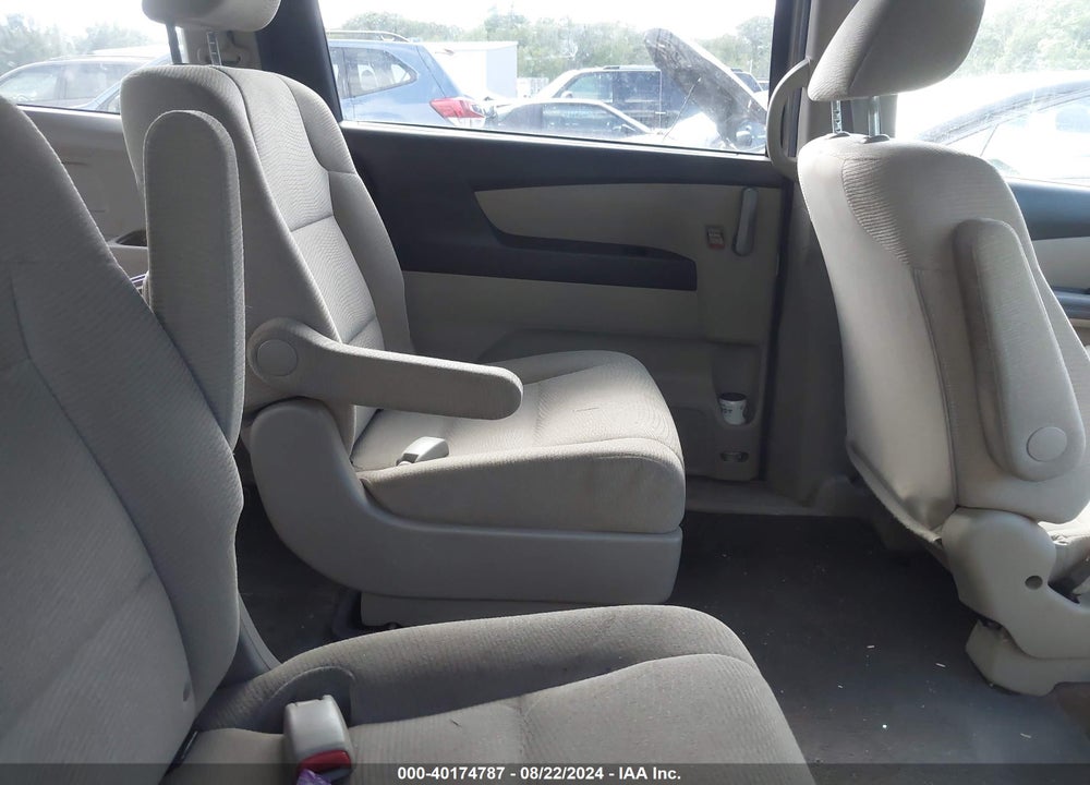 2011 HONDA ODYSSEY LX VIN: 5FNRL5H2XBB029995
