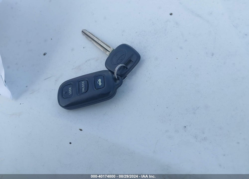 2004 TOYOTA CAMRY LE VIN: 4T1BE32K84U263874