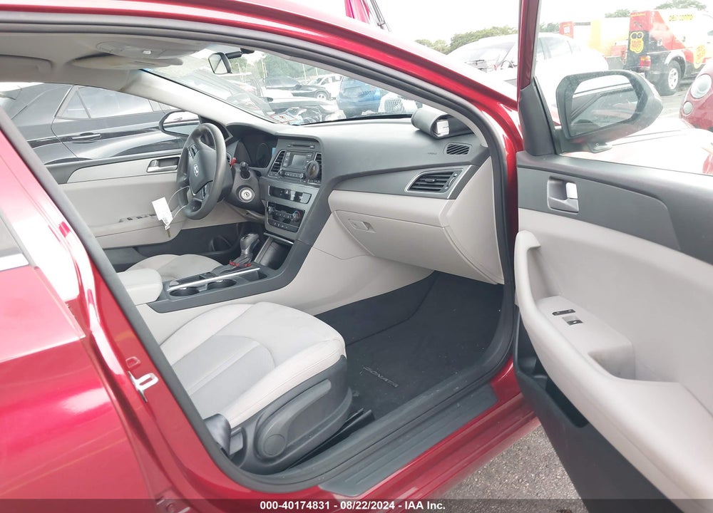 2015 HYUNDAI SONATA SE VIN: 5NPE24AF7FH216286