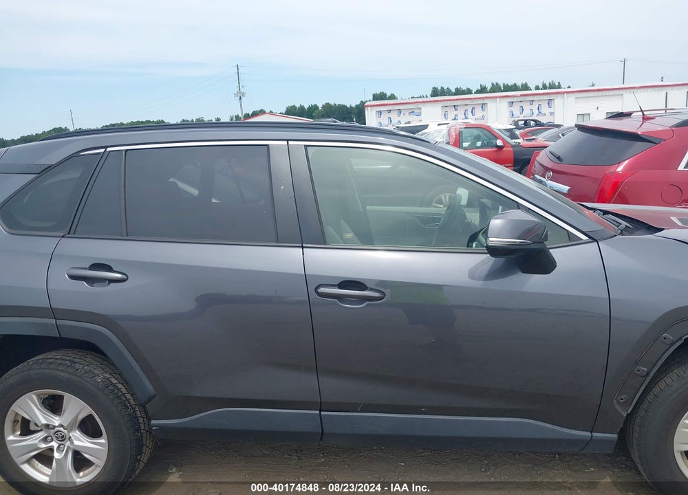 2020 TOYOTA RAV4 XLE VIN: JTMW1RFV4LD046250