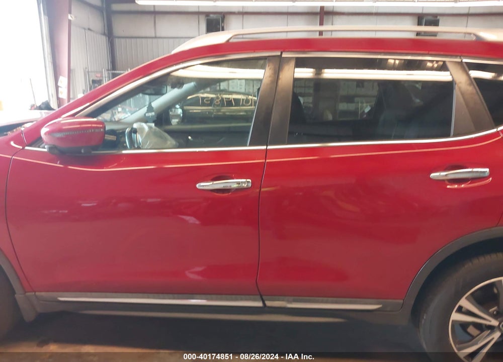 2017 NISSAN ROGUE VIN: 5N1AT2MV9HC760477