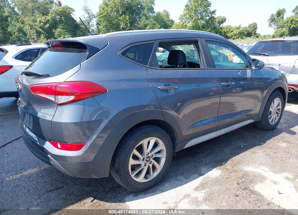 2017 HYUNDAI TUCSON SE VIN: KM8J33A40HU495248