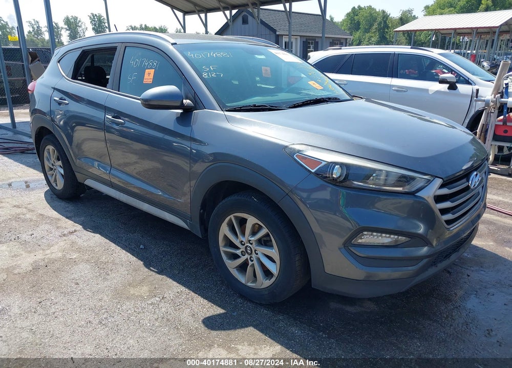 2017 HYUNDAI TUCSON SE VIN: KM8J33A40HU495248