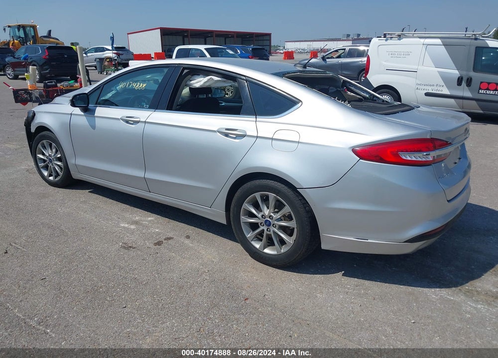 2017 FORD FUSION SE VIN: 3FA6P0H74HR302710