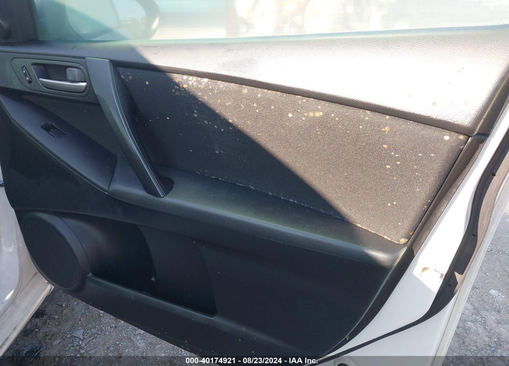 2010 MAZDA 3 I TOURING VIN: JM1BL1SGXA1147132