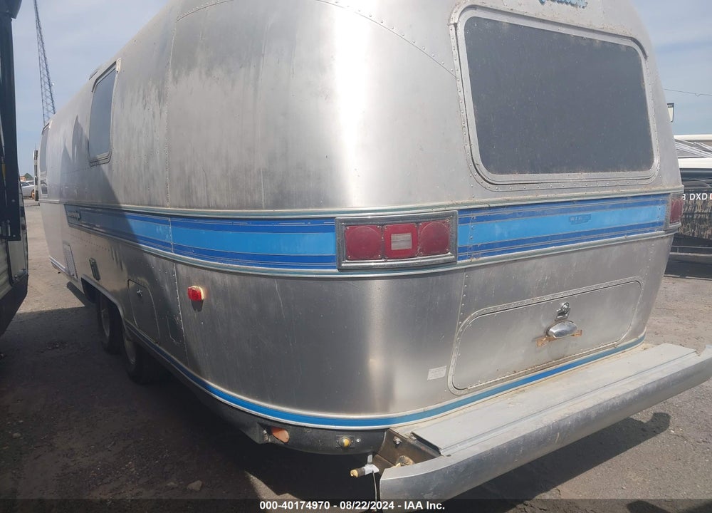 1987 AIRSTREAM TRAVEL TRAILER VIN: 2STKDAL25HJ504714