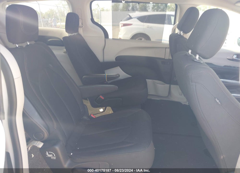 2020 CHRYSLER PACIFICA TOURING VIN: 2C4RC1FG1LR176123