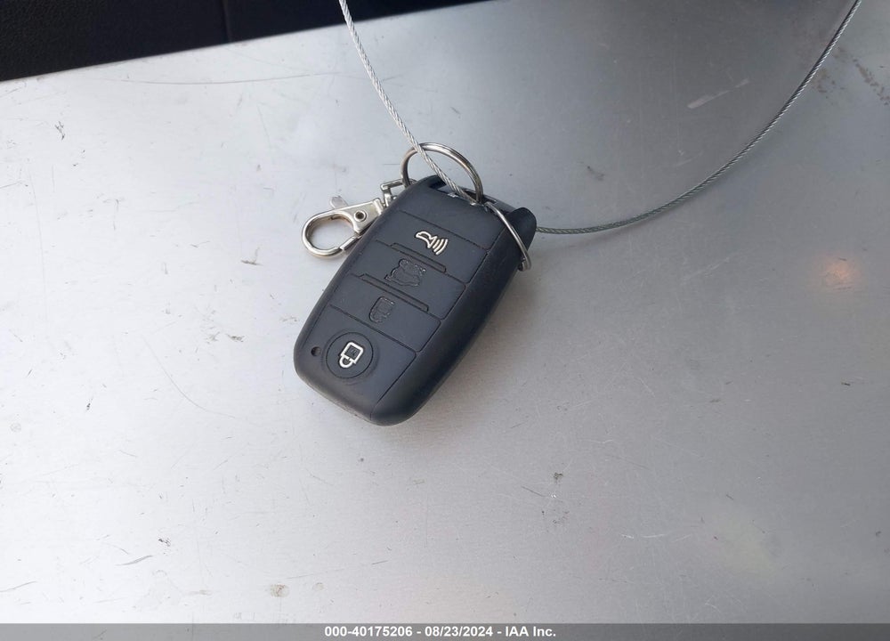 2018 KIA SORENTO 3.3L EX VIN: 5XYPHDA5XJG427786