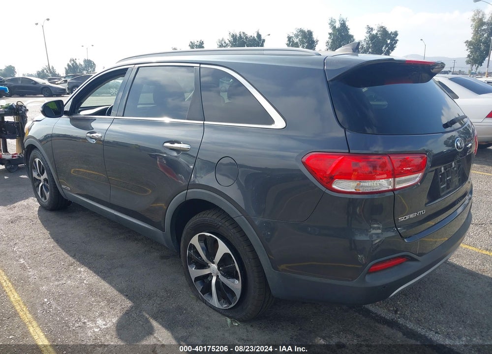 2018 KIA SORENTO 3.3L EX VIN: 5XYPHDA5XJG427786
