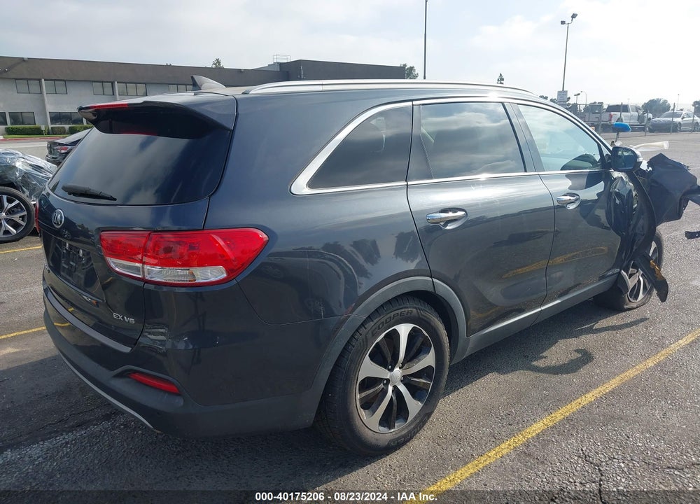 2018 KIA SORENTO 3.3L EX VIN: 5XYPHDA5XJG427786